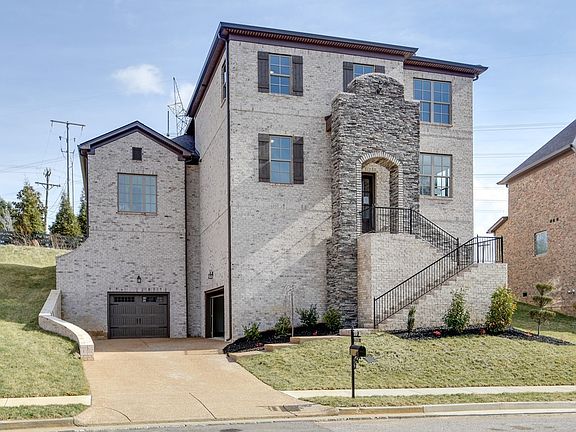 2nd image of 7064 Big Oak Ln