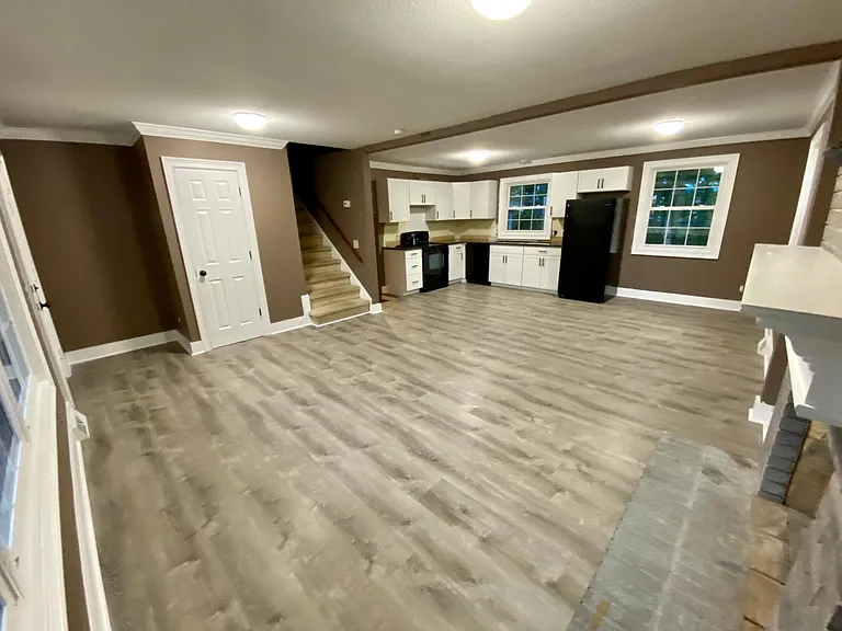 105 Mamie Ct — Photo 10