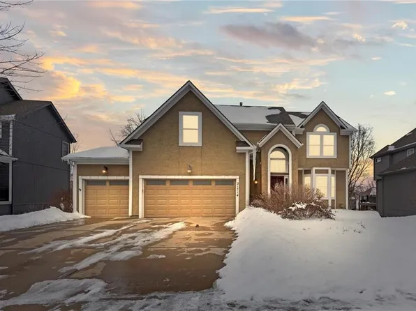 21714 W 96th St, Lenexa, KS 66220