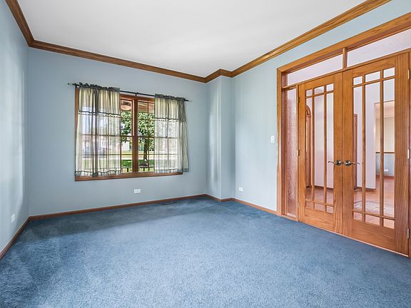 3rd image of 6831 Sunset Ave