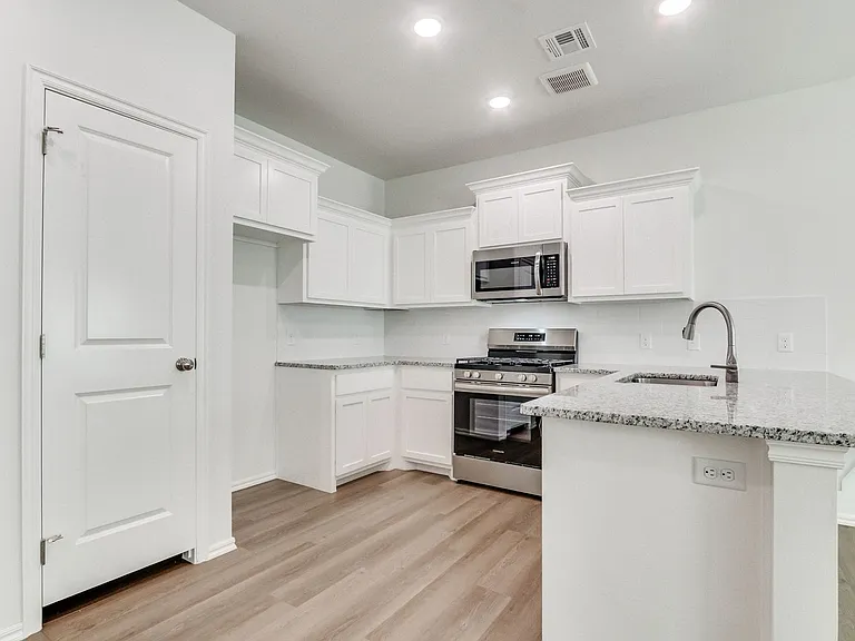 11505 Mackenzie Way — Photo 18
