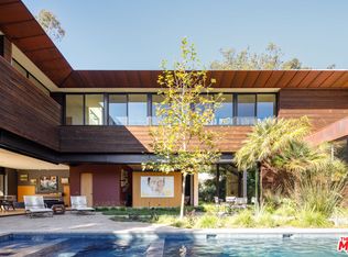 527 Latimer Rd, Santa Monica, CA 90402