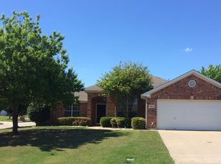 1601 Crestmeadow Ln, Mansfield, TX 76063