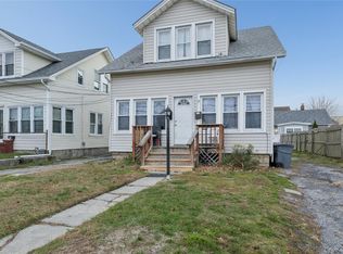 13 Academy St, Patchogue, NY 11772