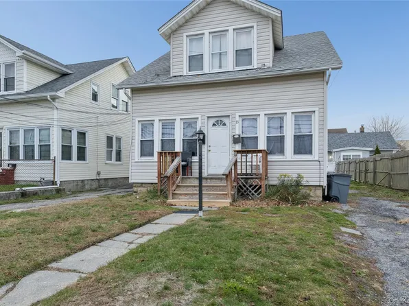 13 Academy Street, Patchogue, NY 11772