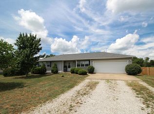 509 W 11th St, Willow Springs, MO 65793
