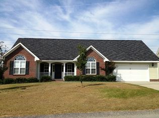 5717 Azure Dr, Hope Mills, NC 28348