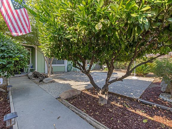 4th image of 3831 W Evergreen Ave