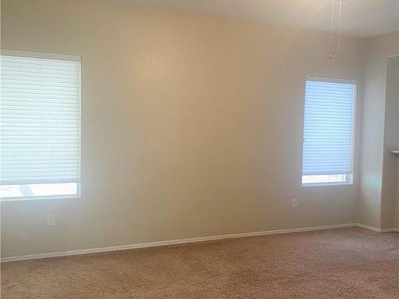 5th image of 2553 Leighton Ave