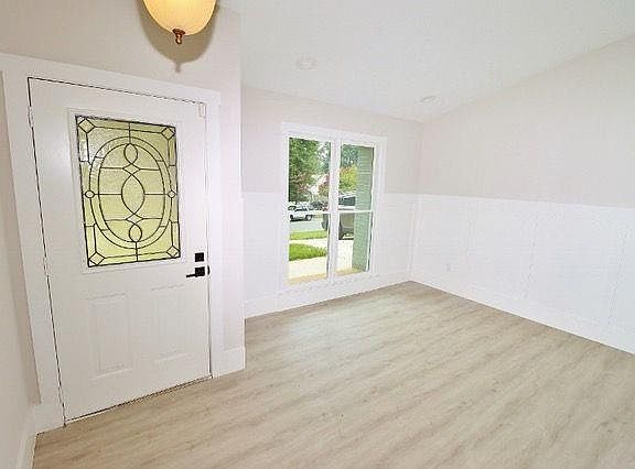 2nd image of 4890 Hampton Square Dr #Dr