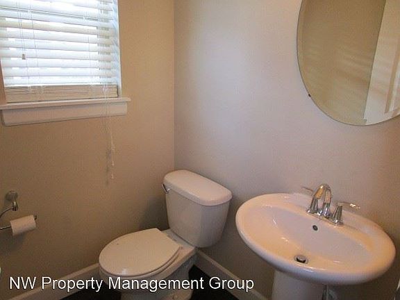 5th image of 10035 1st St NE
