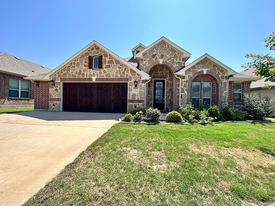 1st image of 3509 Beaumont Dr