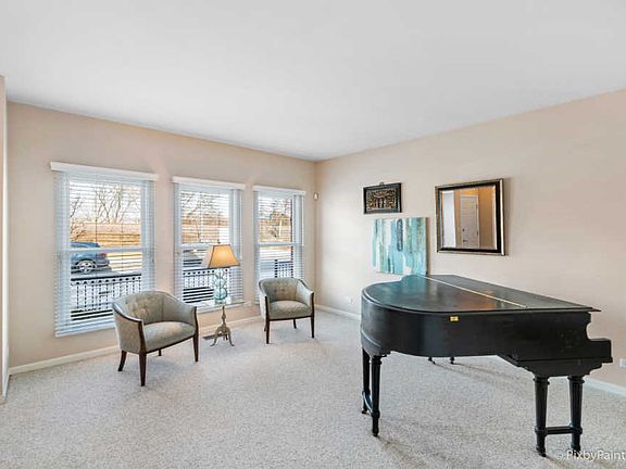 4th image of 317 W Wood St #19