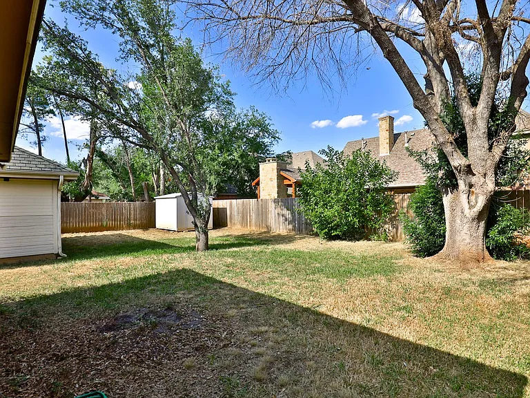 5273 Sherbrooke Ln — Photo 33