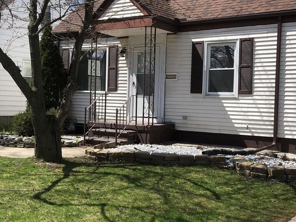 2nd image of 3164 Edgewood St