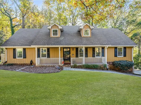 445 Bruce Way SW, Lilburn, GA 30047