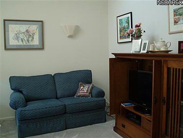 5th image of 808 Holly Oak Ln