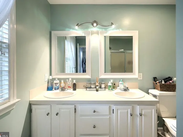 416 Huntington Dr — Photo 13