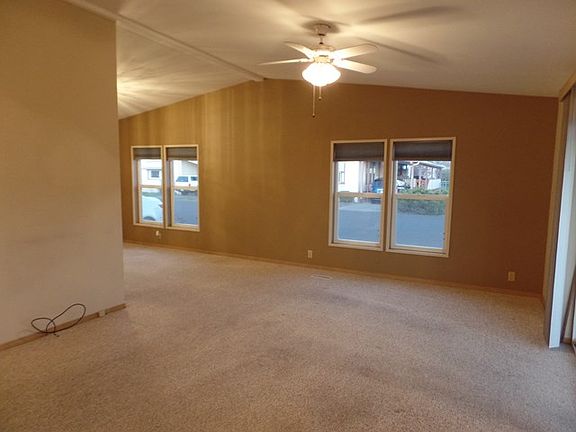 5th image of 521 NE Fleetwood Ave