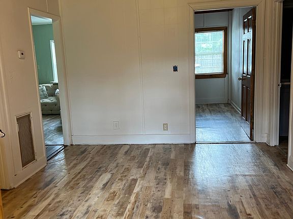 5th image of 1009 E 24th Ave