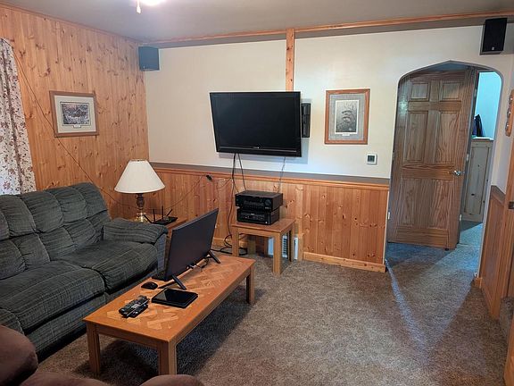 3rd image of 932 S 11TH AVENUE