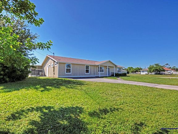 2nd image of 762 SW Tulip Blvd