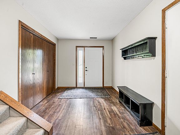 5th image of 4208 Heritage Ln NE