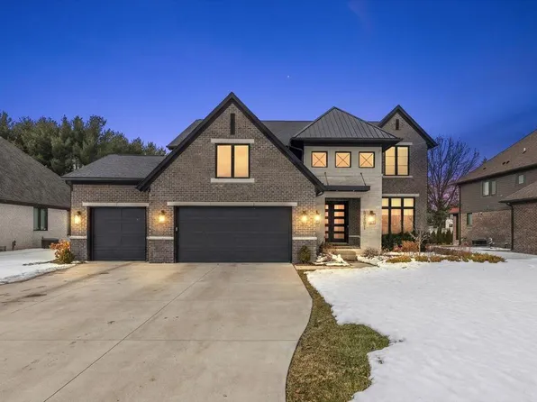52801 Royal Park Ave, Shelby Township, MI 48315