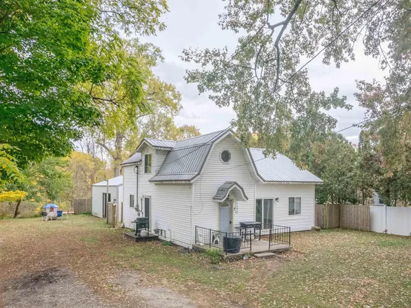 6486 River St, Riverdale, MI 48877