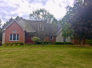 8439 Sandfield Ct, Dexter, MI 48130