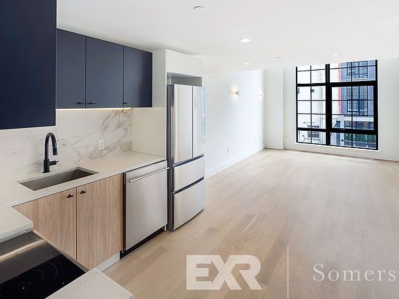 2nd image of 25 Bruckner Blvd APT 2AB