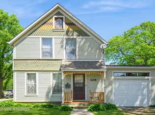 128 Forest Ave, Riverside, IL 60546