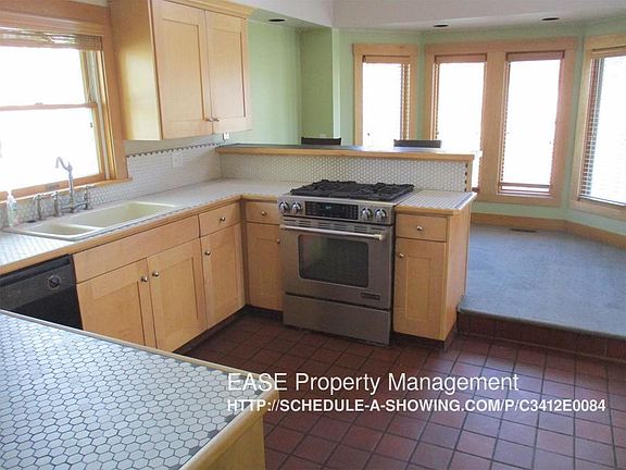 4th image of 1872 E Claybourne Ave