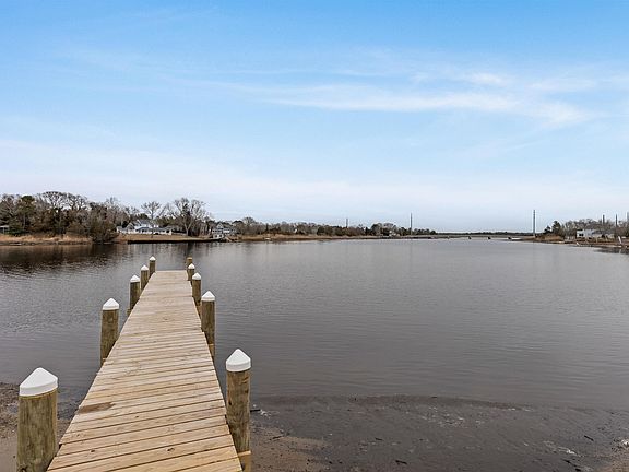 4th image of 68 Riverside Dr