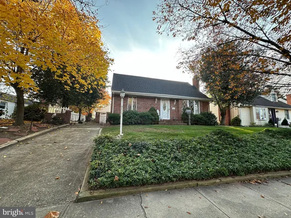 27 Middleton Dr, Hamilton, NJ 08620