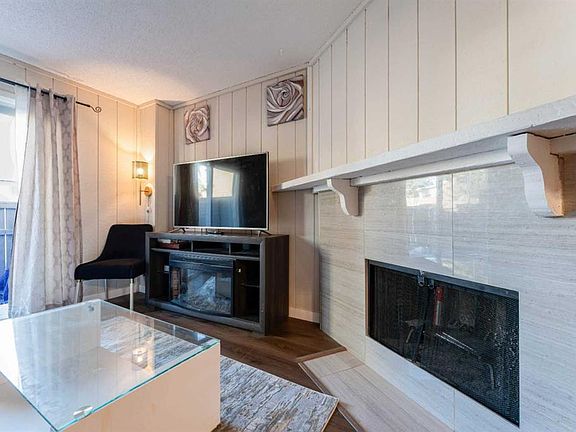 4th image of 829 S Coach Bluff Cres SW #1101