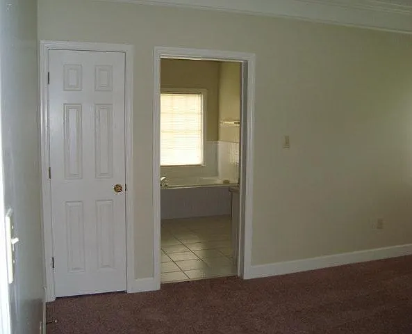 2709 W Doublegate Dr — Photo 2