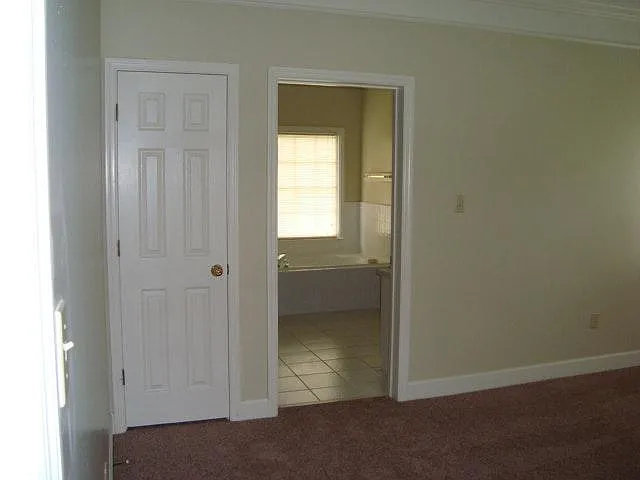 Building Photo - 2709 W Doublegate Dr