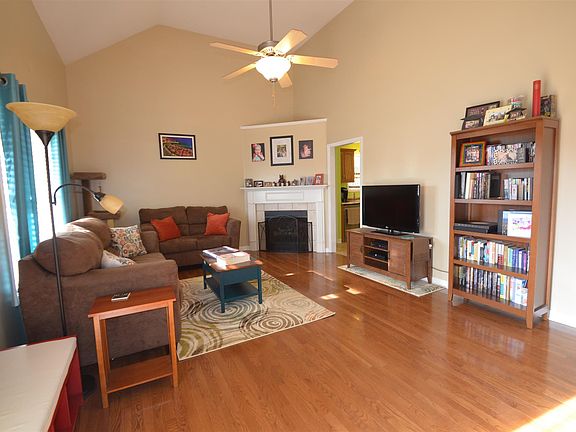 4th image of 1557 Cedar Springs Cir