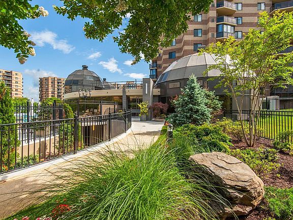 5th image of 8360 Greensboro Dr APT 826