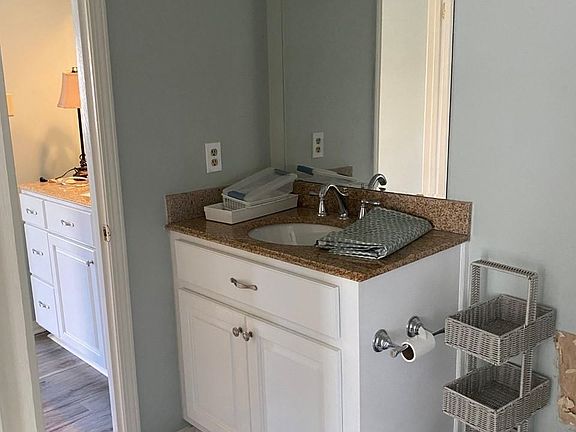 4th image of 108 Du Rhu Dr #G