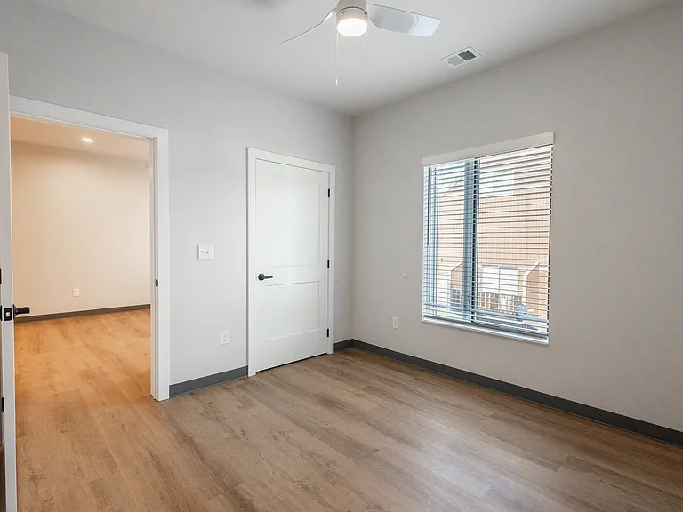 615 Carey Ave N #103 — Photo 6
