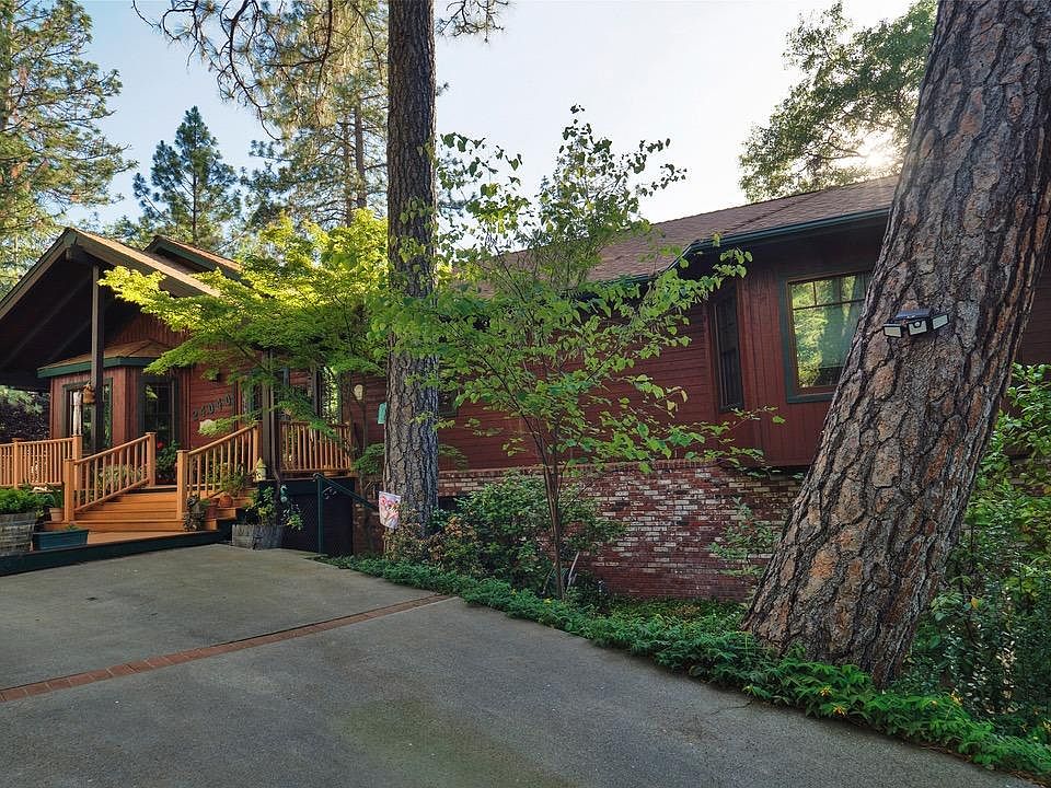 2nd image of 24040 Timber Ridge Dr