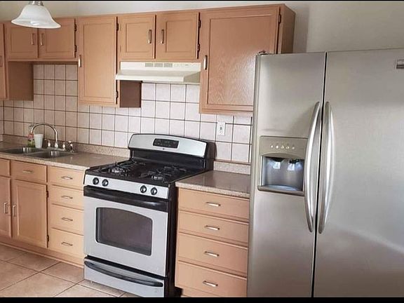 4th image of 3253 S Halsted St Floor 3