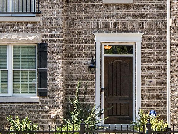 3rd image of 512 Maryland Ave #105