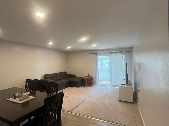 4th image of 3344 Sandy Way APT 27