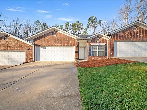 2nd image of 121 Fox Haven Ct