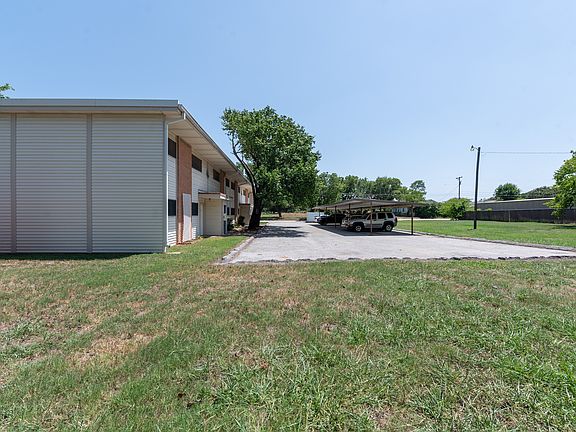 4th image of 401 Betchan St #1B