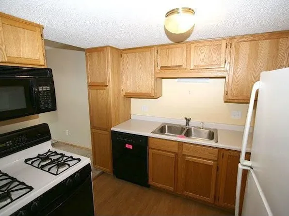 7154 72nd Ln N APT 252, Brooklyn Park, MN 55428