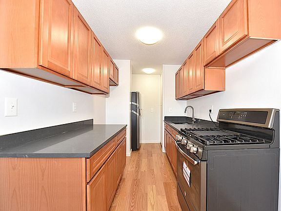 3rd image of 4750 59th St APT 6K
